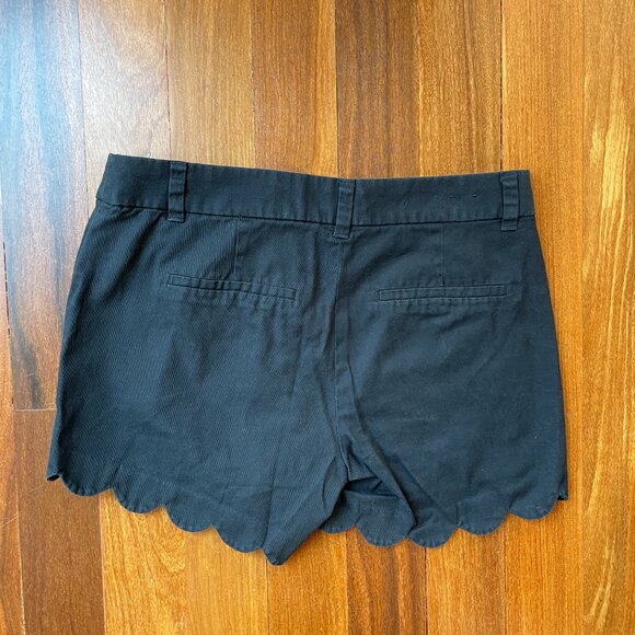 J Crew Sz 4 Black shorts with scallop trim - Picture 2 of 5